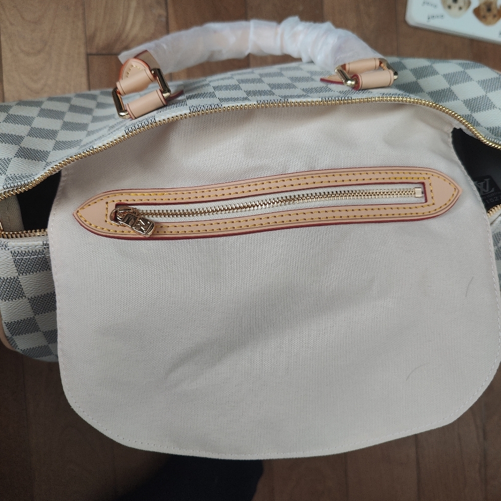 Cheakered Bag - Picture 9 of 17